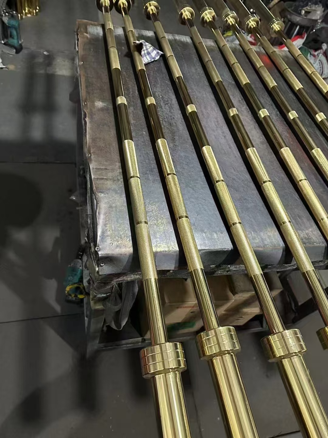 Olympic Barbell 20Kg - 20kgスチール製バーベルバー、ジムトレーニングおよび競技用フィットネス機器、パワーウェイトリフティング用