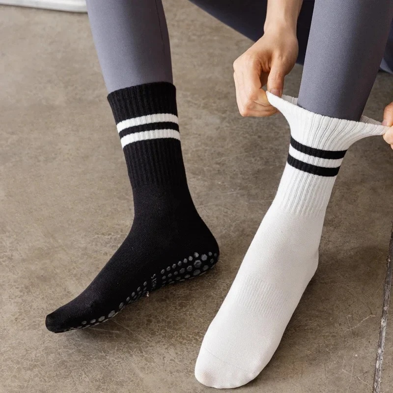 1/2ペアの滑り止めスポーツソックス、女性用プロフェッショナ - Home Gym Floor のレビューと価格